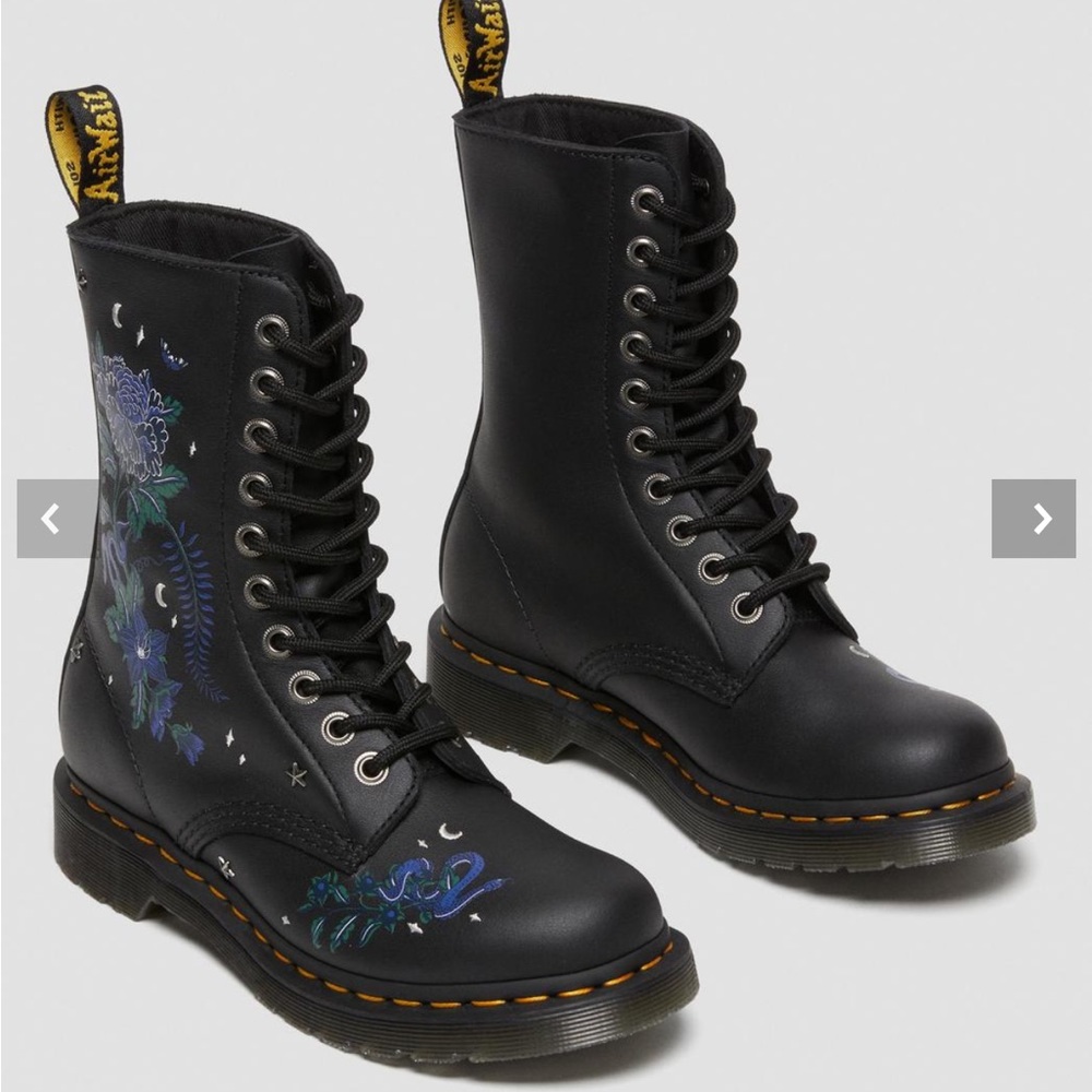 SOLD💫✨ Dr. Martens 1460 Mystic Garden Floral Boots